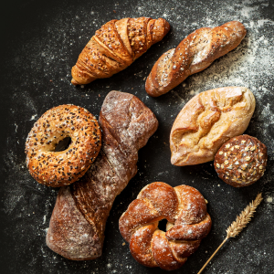 Brot - Unsere Brötchen werden in Zusammenarbeit mit lokalen Bäckern entwickelt und vorgebacken.